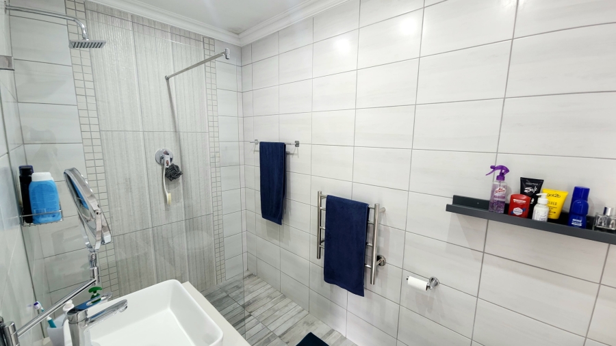 3 Bedroom Property for Sale in Monte Christo Western Cape
